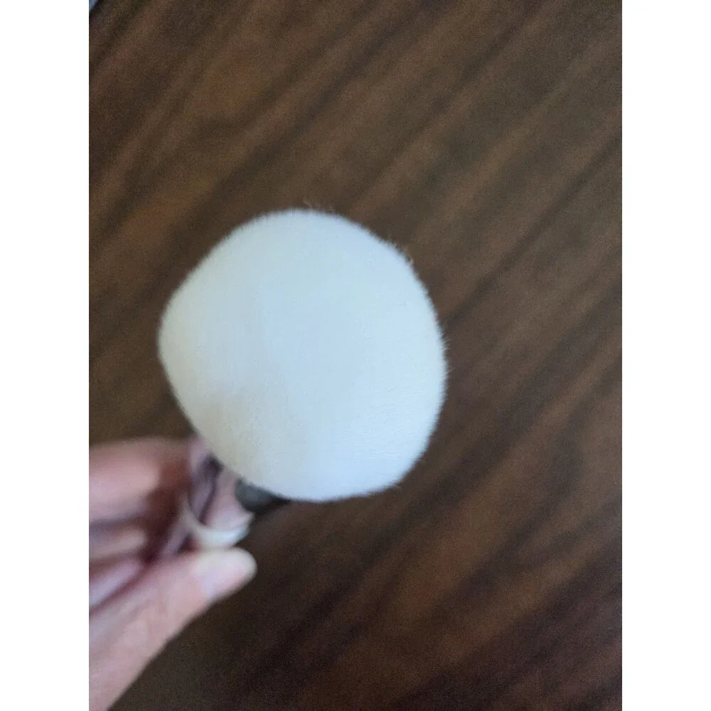 NEW It Cosmetics Heavenly Skin CC+ Skin Perfecting Brush Round New w/o Box